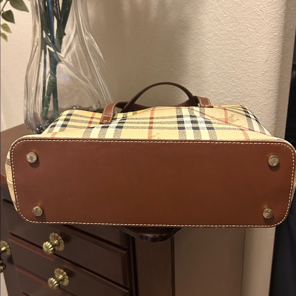 Burberry Plaid Tote Bag with Brown Handles - Picture 8 of 12